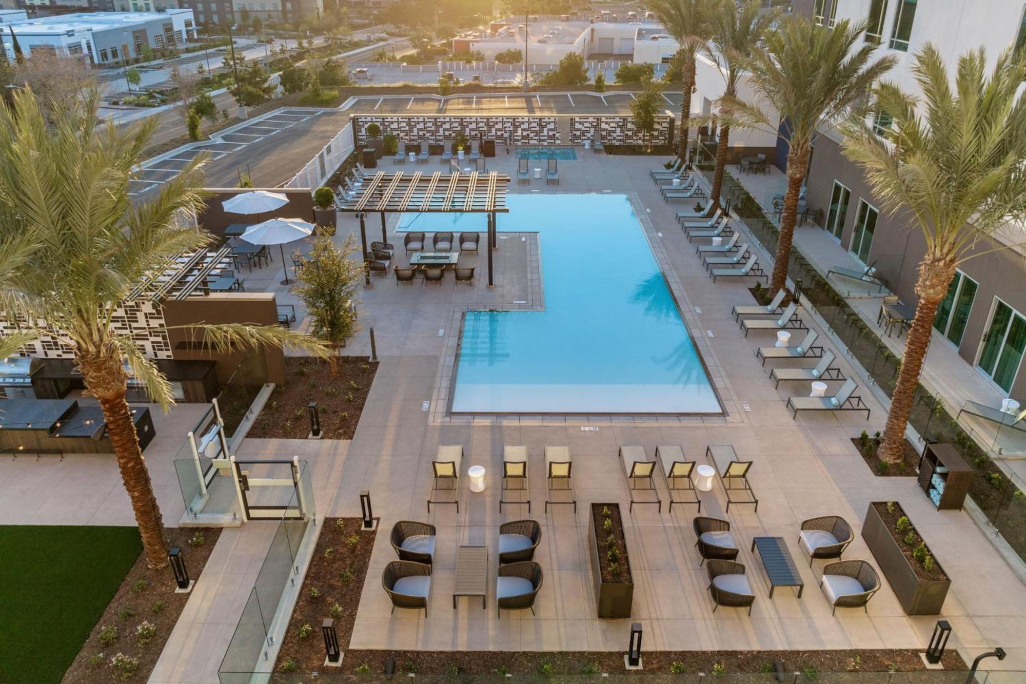 Springhill Suites By Marriott Chula Vista Eastlake Exterior photo